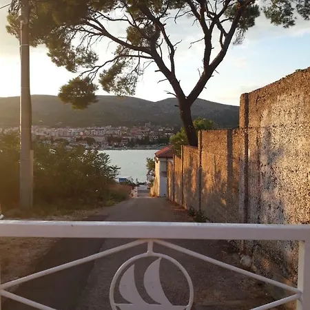 Apartment Dinka Trogir Exterior photo